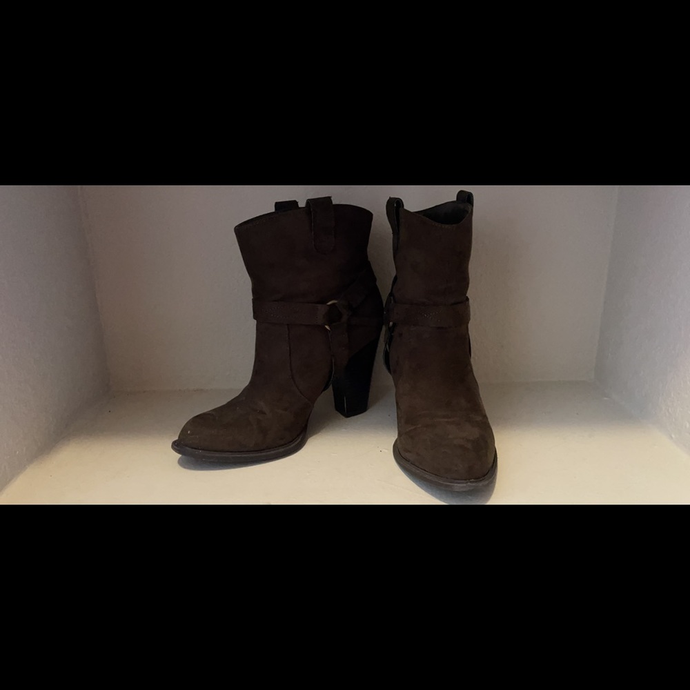 Nike shoes, just fab heels & boots for $25 a pair - Picture 8 of 15